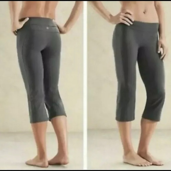 Athleta Womans Kick Booty Capri Activewear Legging Low Rise Pants Dark Grey XS - Picture 3 of 12